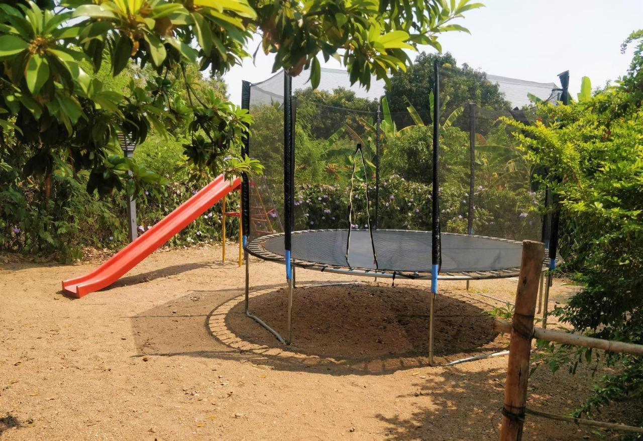 Heritage Resort Hampi Buitenkant foto