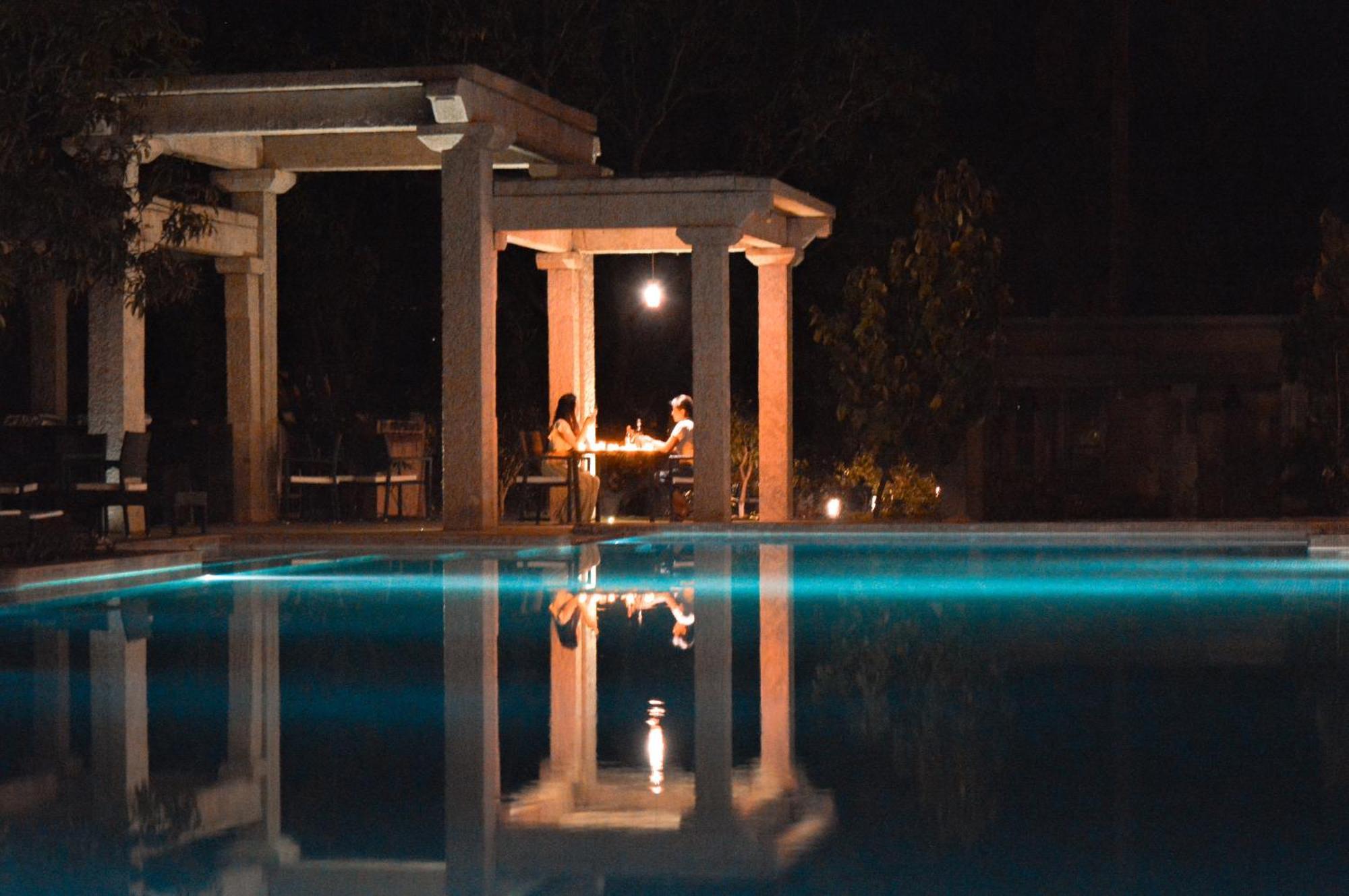 Heritage Resort Hampi Buitenkant foto