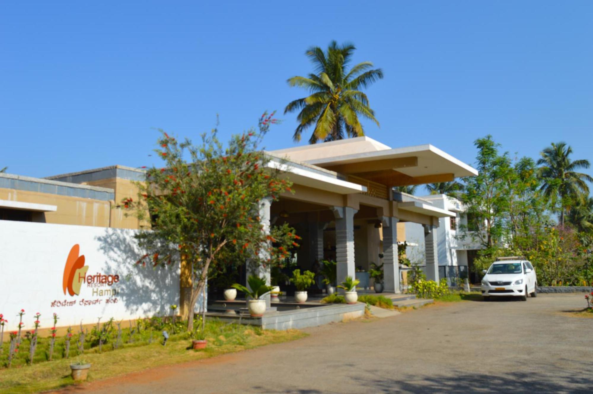 Heritage Resort Hampi Buitenkant foto