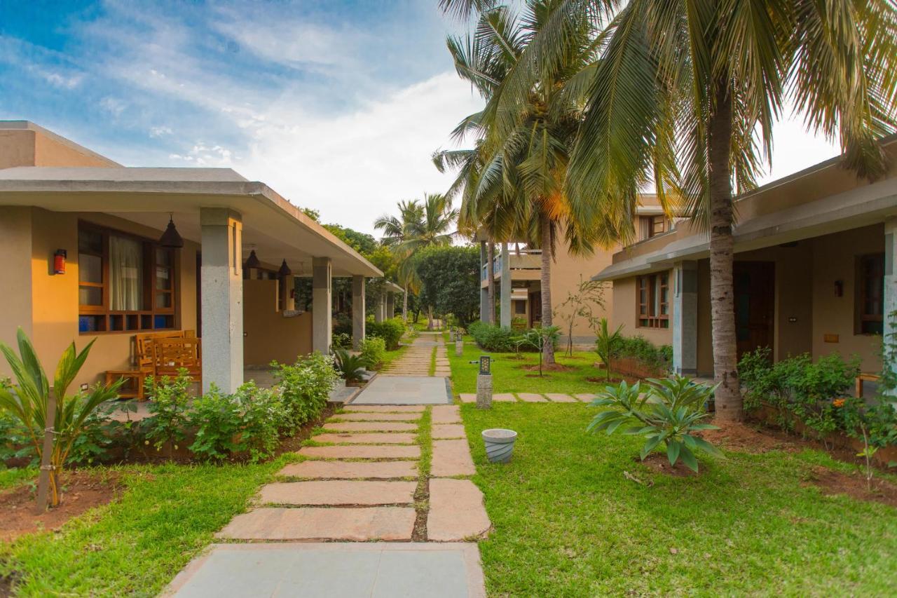 Heritage Resort Hampi Buitenkant foto